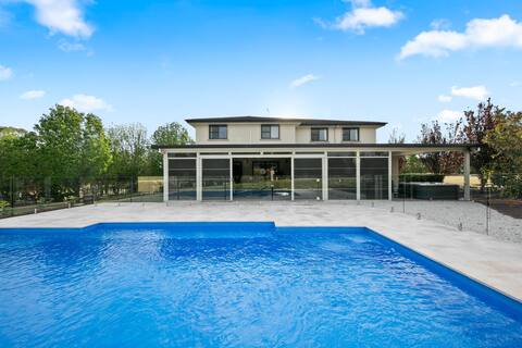 Hunter Manor House - Simply Stunning