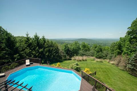 Hudson Valley Retreat | Hot Tub, Pool & Gym