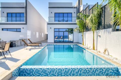 Dazzling 4BR Villa +AssisRm@Al Dana Villa Fujairah