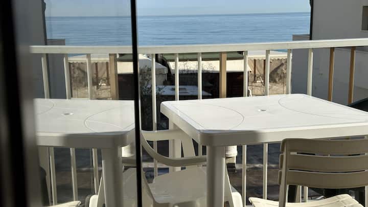 M177 - Marcelli, Seafront Apartment - Numana