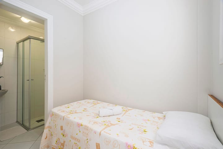 По - малък апартамент след кухня без климатик и спиране на тока