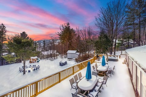 The Birch 13BR Villa  2 min from Mt. Snow Hot Tub