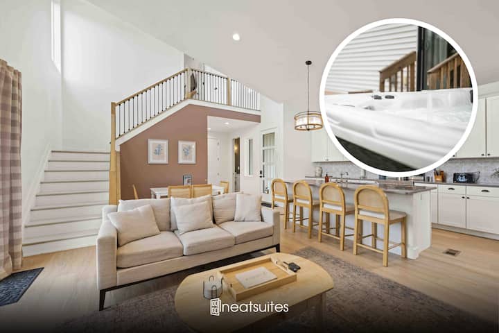 3-story home for 12 Near Ark w/Hot Tub & Parking!