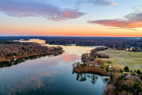 Secluded Lakefront | Private Pool | Dock | Hot Tub