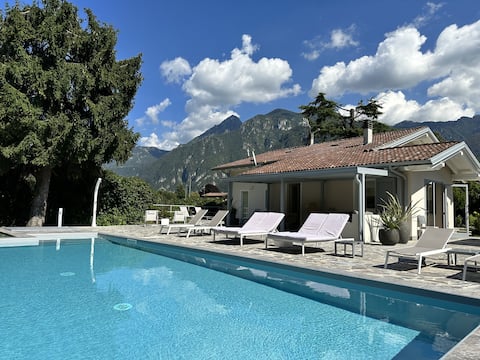 Romantic Villa on Lake Idro