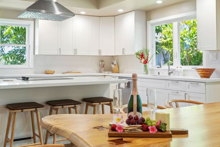 Hale Namakeha! Modern Luxury Home, Chic Design +AC