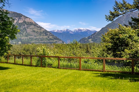 Successful Airbnb property: Scenic Bluebird House with Mountain views, AC & Ho in Columbia Falls