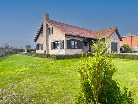 Beautiful villa with spa a stone's throw from th