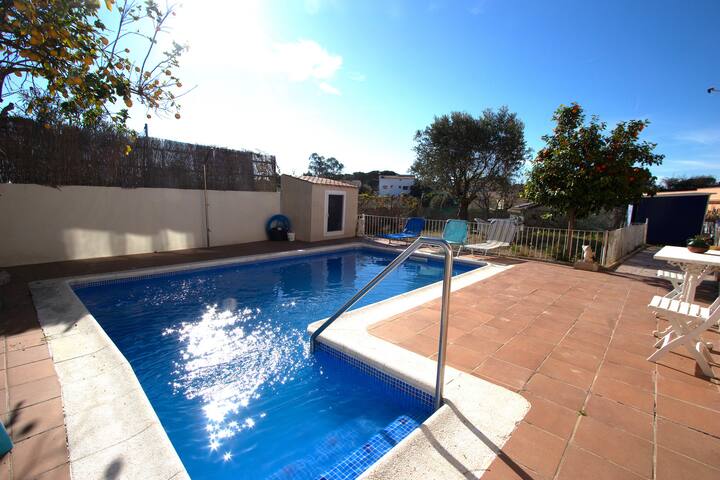 Heart of Costa Brava and 2.7 km’s to beach! gallery image 4