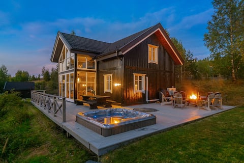 Villa Heidi · Mjøsa View · Jacuzzi & Sauna