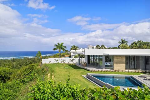 Dreamy ocean views, heated pool & luxe amenities