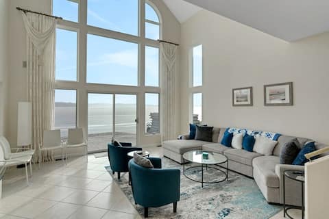 Horton Beach Lake House: Spacious Autumn Escape!