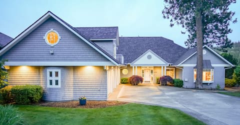 Riverside Harbor House | Luxury Riverfront | Dock