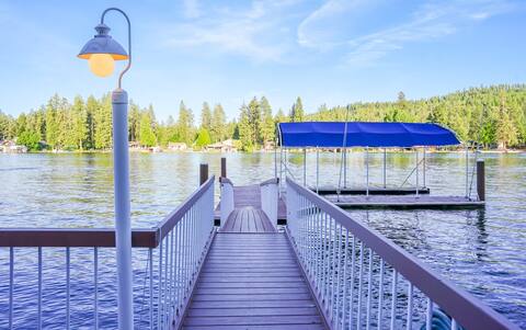 Luxe Waterfront Home w/ Dock, Deck & Spa Bath
