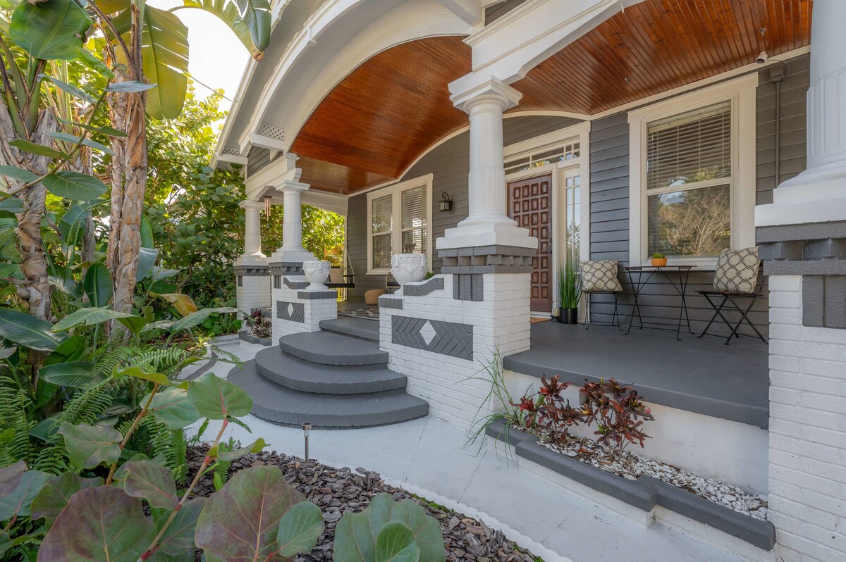 Top Airbnb: "The Eclectic"- Fenced In|Fire Pit|Grill in V.M. Ybor