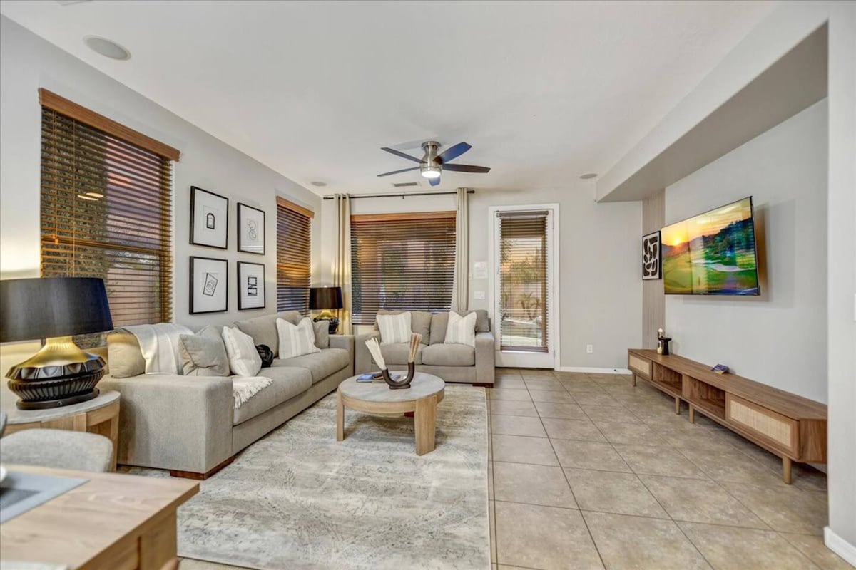 Sebule kubwa iliyo wazi