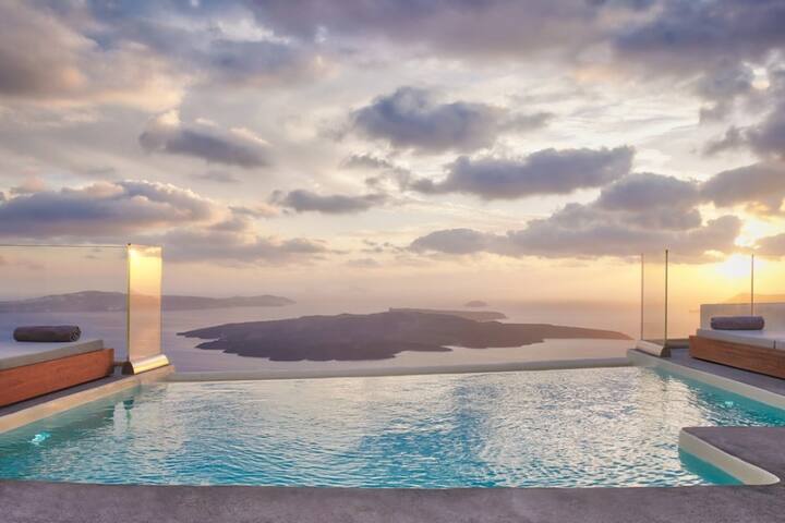 Neptune Estate: Greek Elegance with Caldera Views gallery image 2