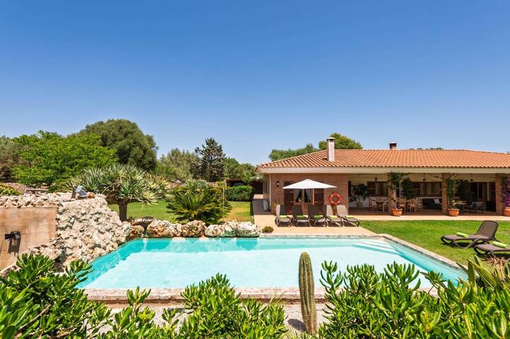 Villa Son Tretze by Villa Plus gallery image 2