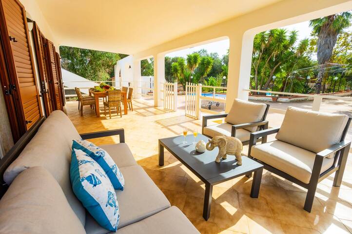 Villa Olivier by Villa Plus gallery image 5