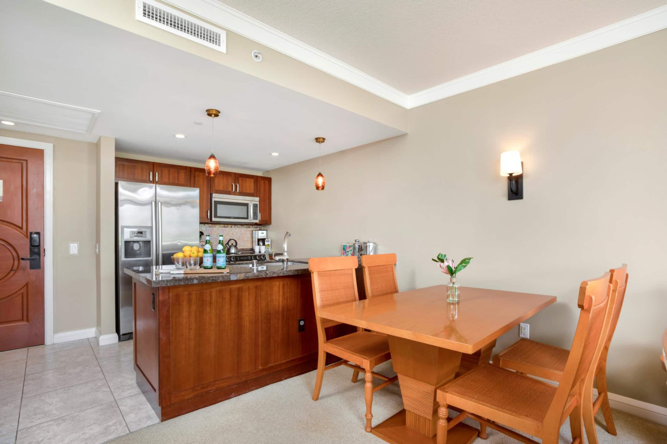 Condo in Lahaina · ★4.86 · 1 bedroom · 2 beds · 1 bath - Image 13