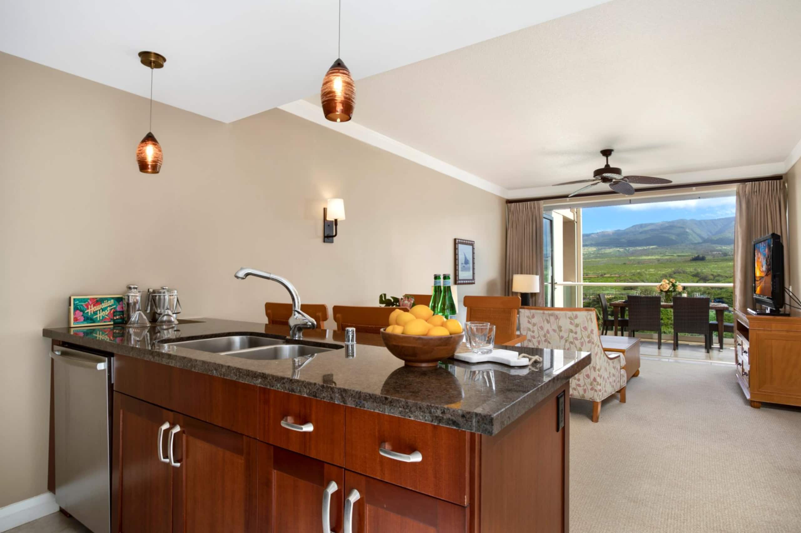 Condo in Lahaina · ★4.86 · 1 bedroom · 2 beds · 1 bath - Image 15