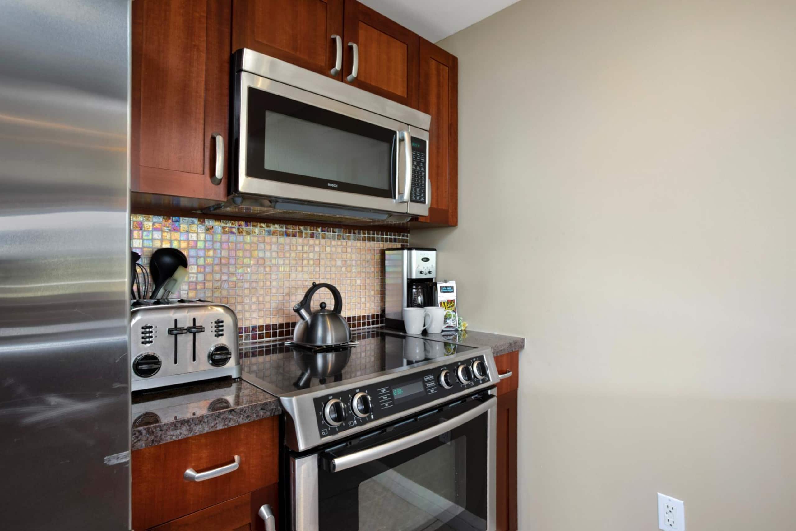 Condo in Lahaina · ★4.86 · 1 bedroom · 2 beds · 1 bath - Image 19