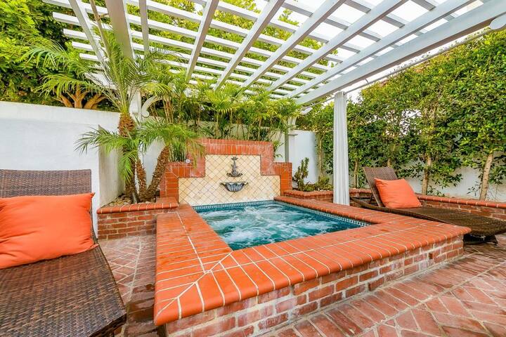 3BR | Oceanfront Paradise | Spa | Private Yard! gallery image 3