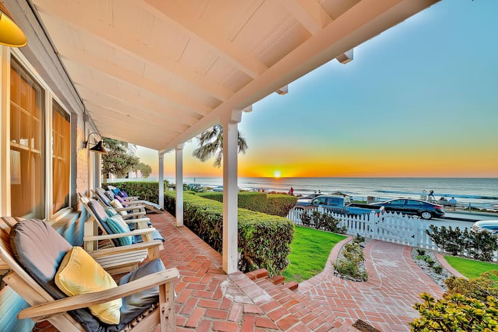 3BR | Oceanfront Paradise | Spa | Private Yard!