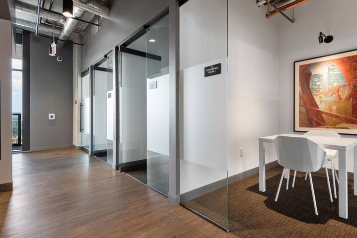 Stylish 2BR Retreat in Fulton Market for Getaways gallery image 5
