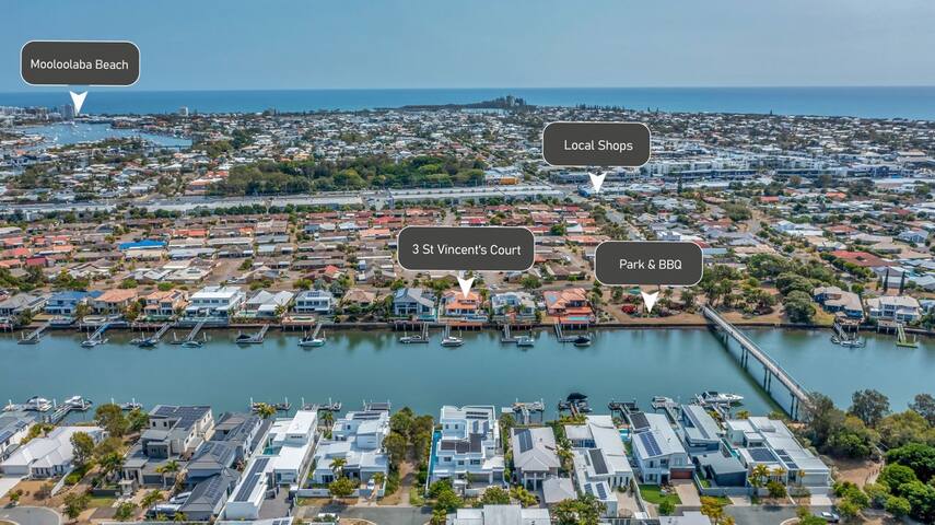 Luxury waterfront holiday home, Sunshine Coast gallery image 4