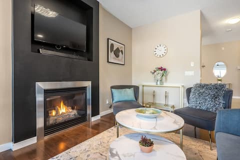 Top performing Airbnb: The Venti - 3BD 2BA Yard Garage Suite Sleeps 10! in Walden