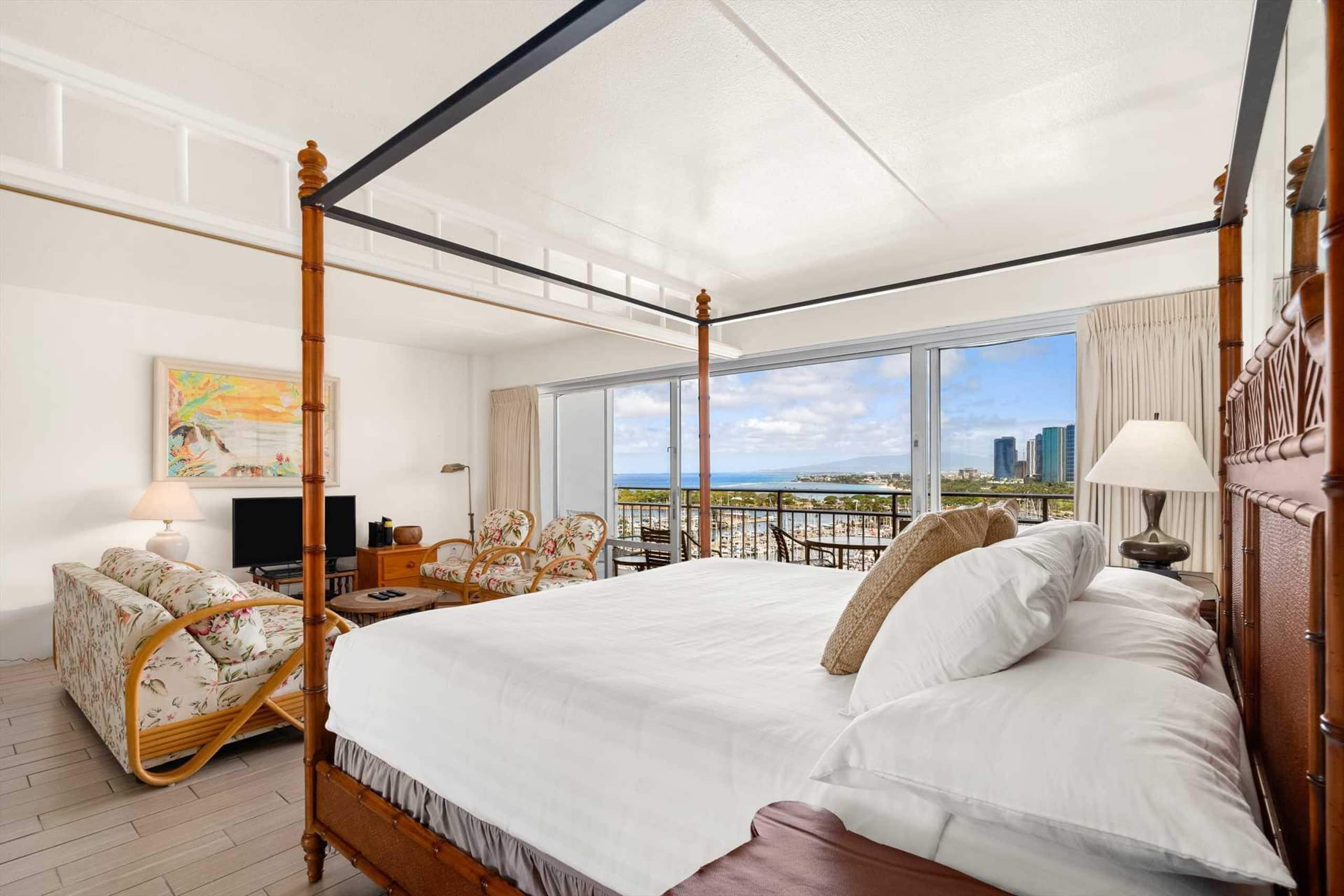 Condo in Honolulu · ★4.76 · 1 bedroom · 1 bed · 1 private bath - Image 1