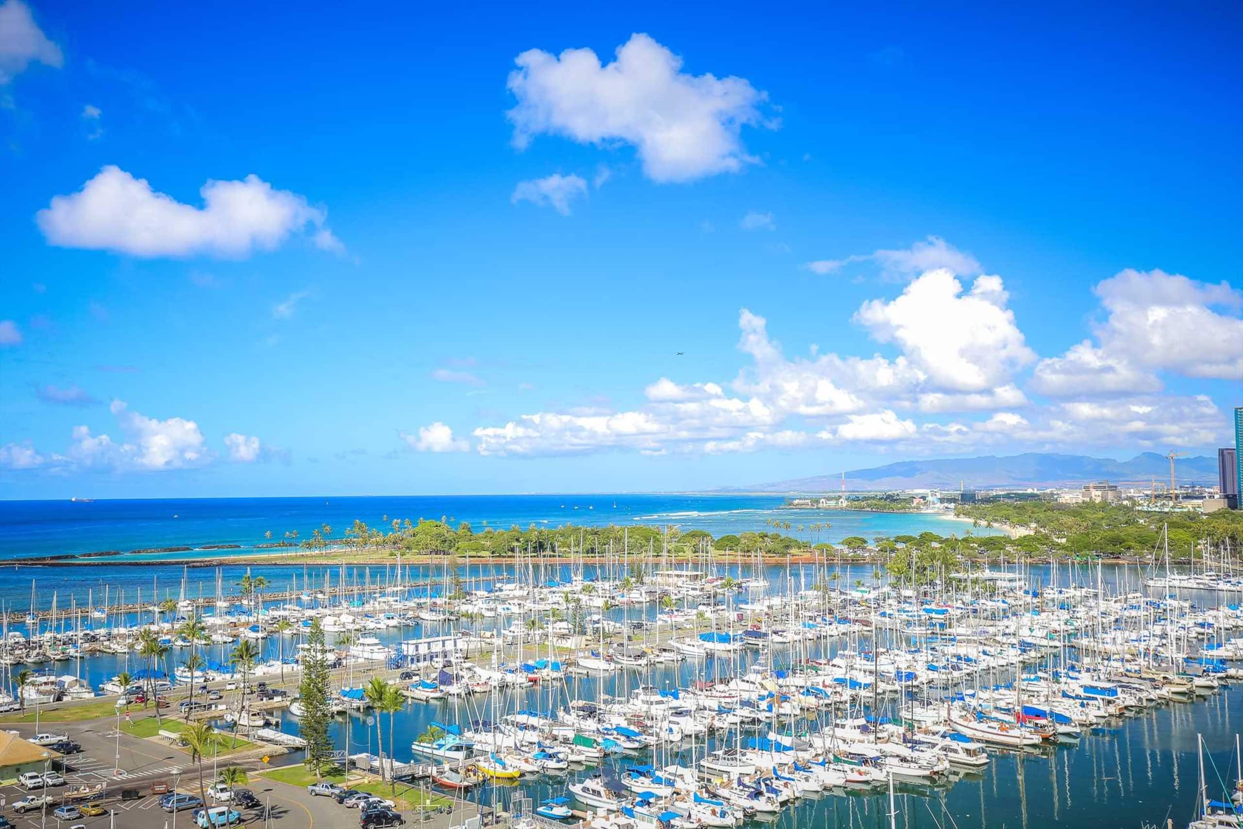 Condo in Honolulu · ★4.76 · 1 bedroom · 1 bed · 1 private bath - Image 21