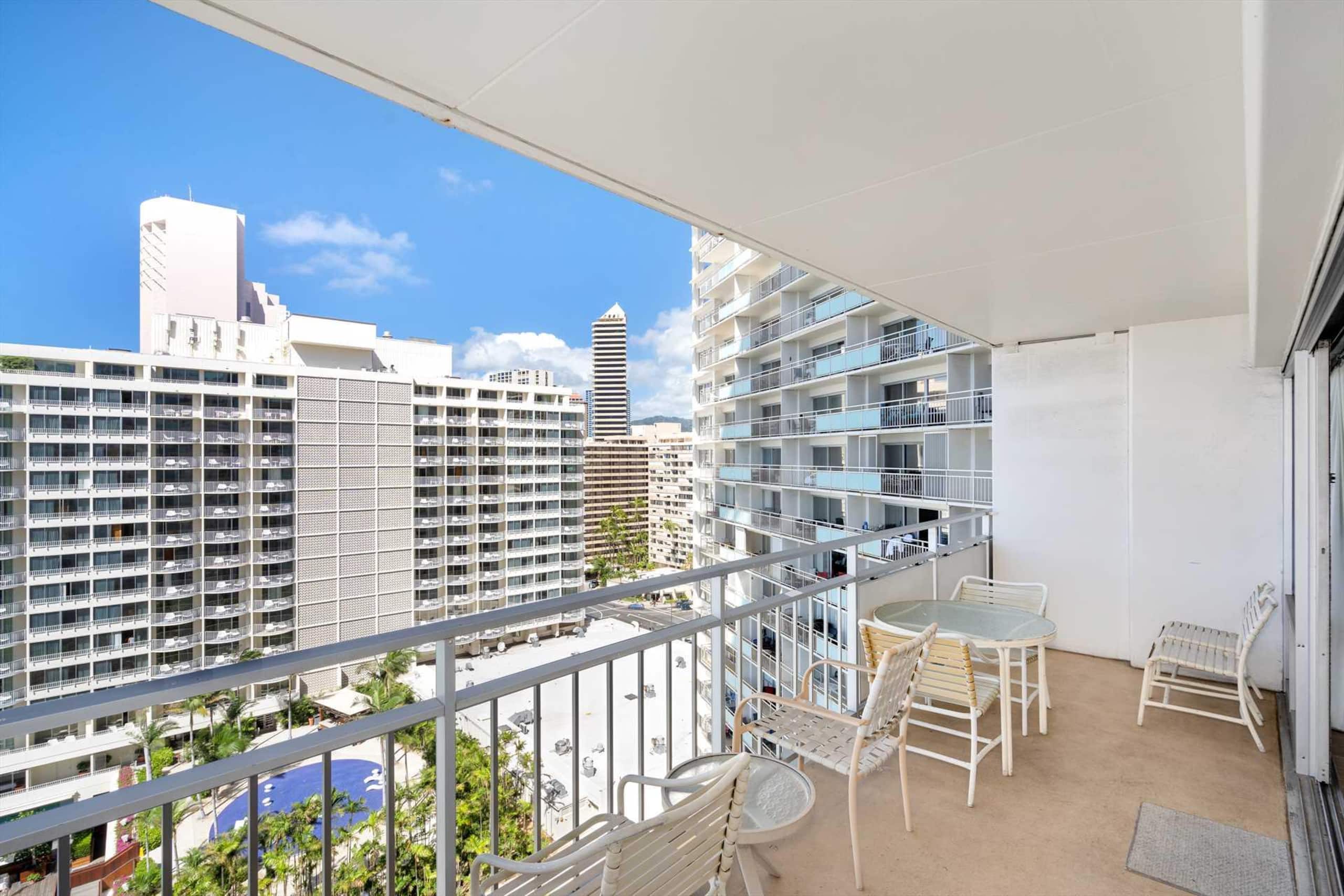Condo in Honolulu · ★4.76 · 1 bedroom · 1 bed · 1 private bath - Image 18