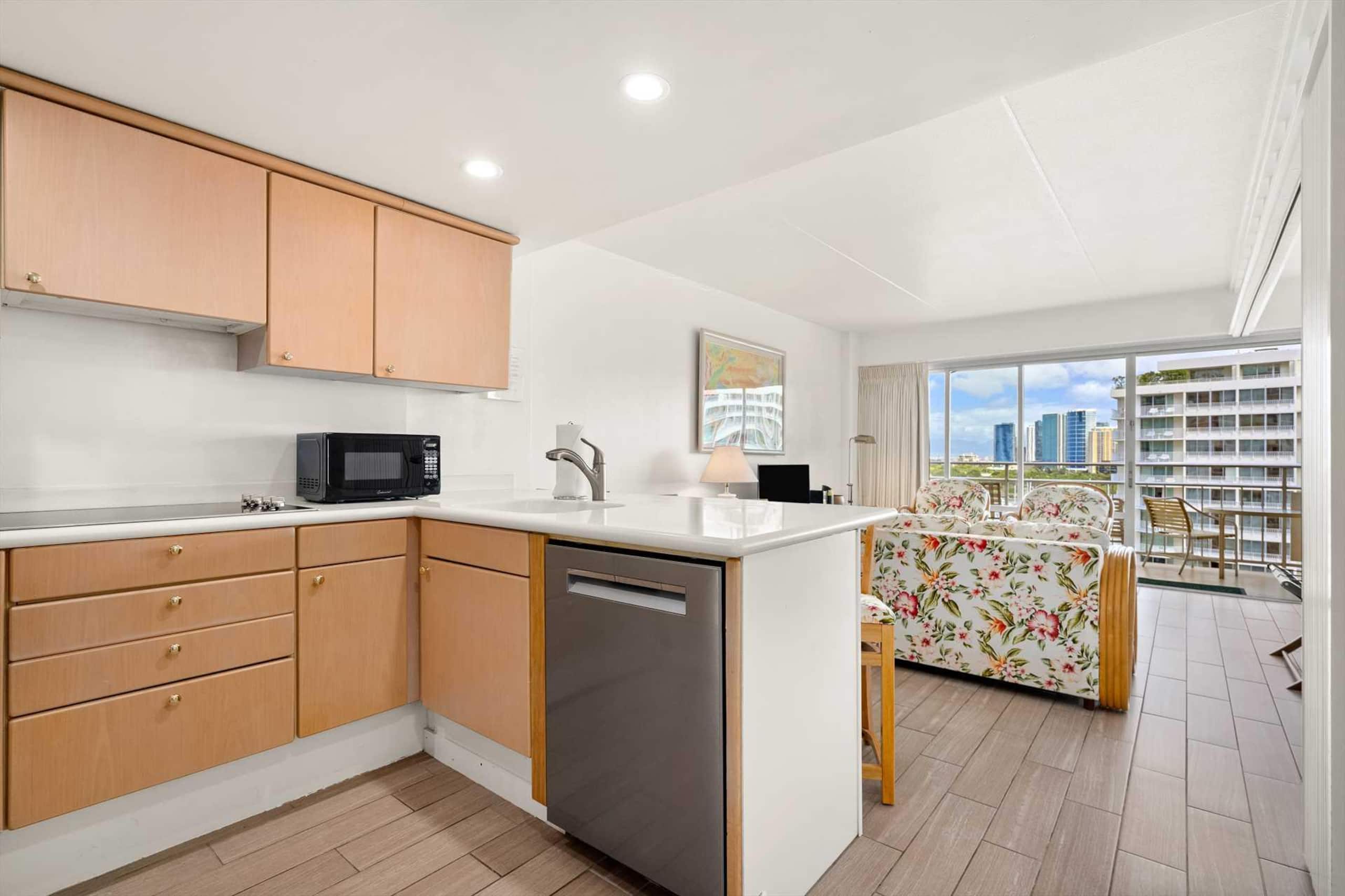 Condo in Honolulu · ★4.76 · 1 bedroom · 1 bed · 1 private bath - Image 12