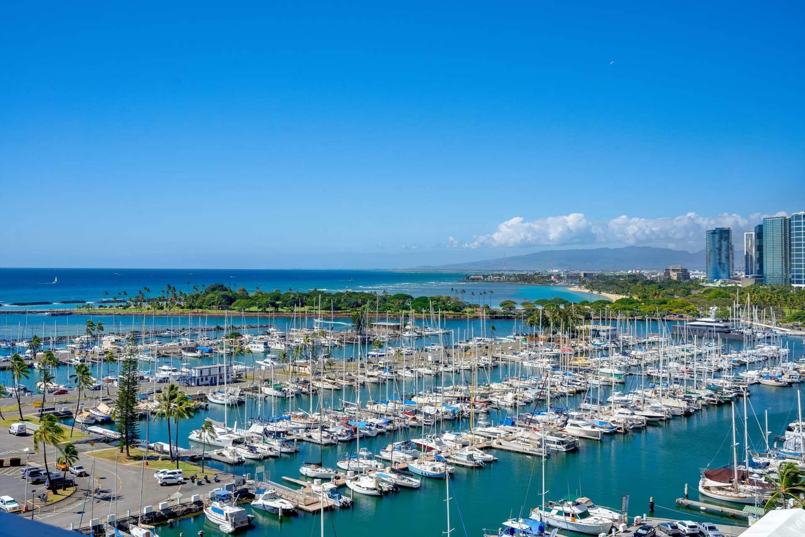 Condo in Honolulu · ★4.76 · 1 bedroom · 1 bed · 1 private bath - Image 19