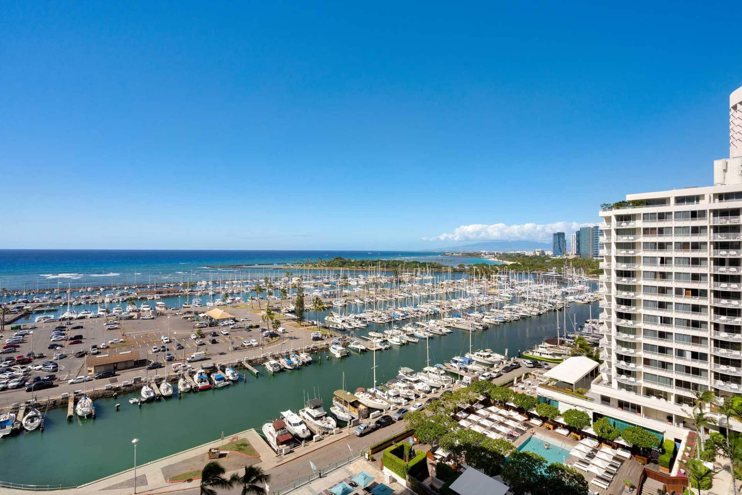 Condo in Honolulu · ★4.76 · 1 bedroom · 1 bed · 1 private bath - Image 20