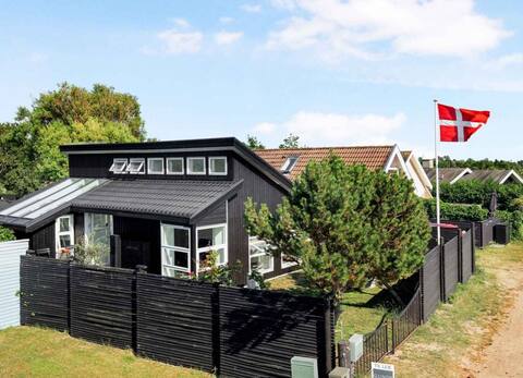 exclusive architect designed BEACH HOUSE