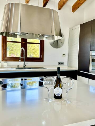 Cas Coix. Jacuzzi, gym & pool gallery image 5