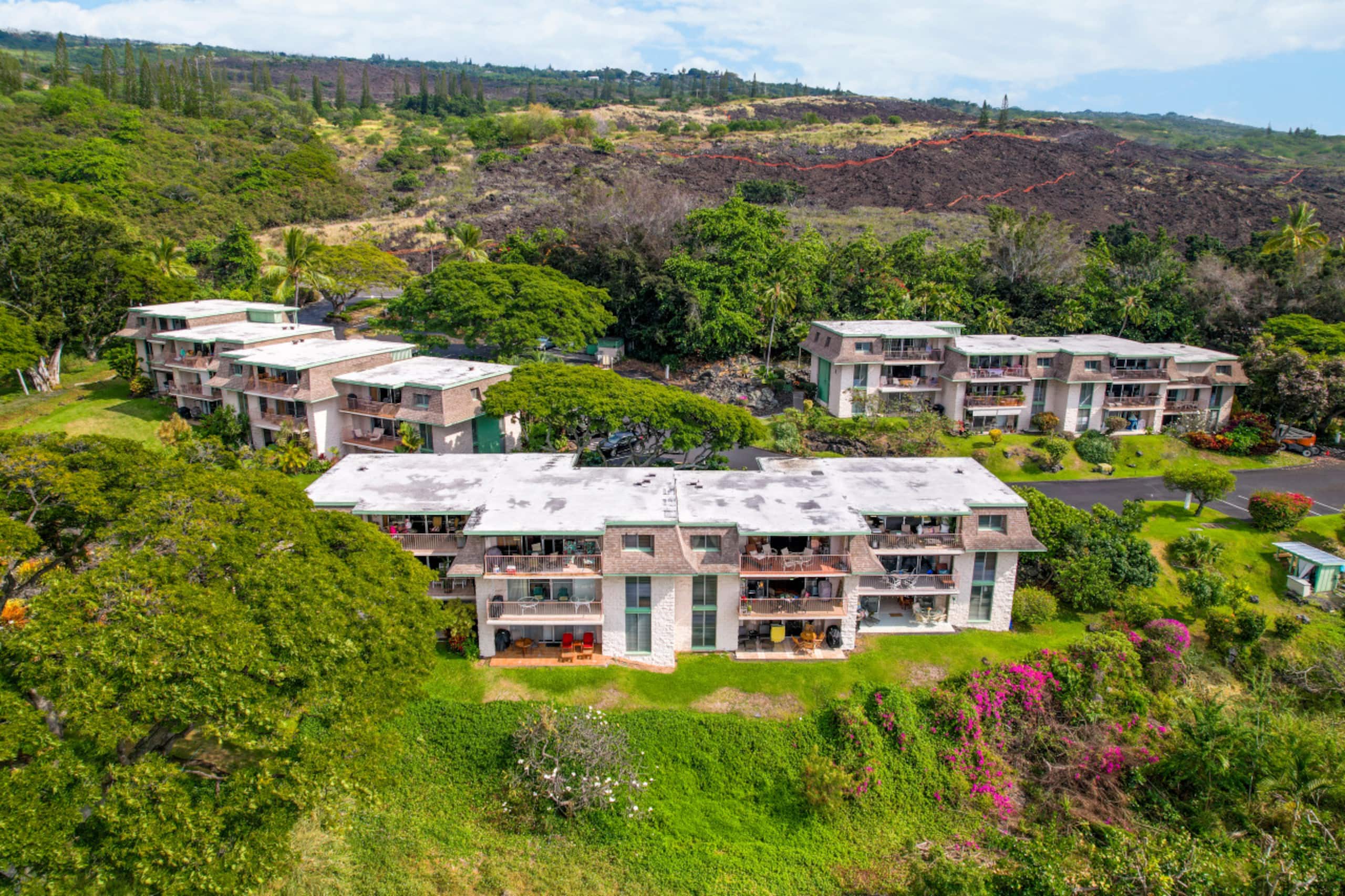 Condo in Kailua-Kona · ★4.61 · 2 bedrooms · 2 beds · 2 baths - Image 23