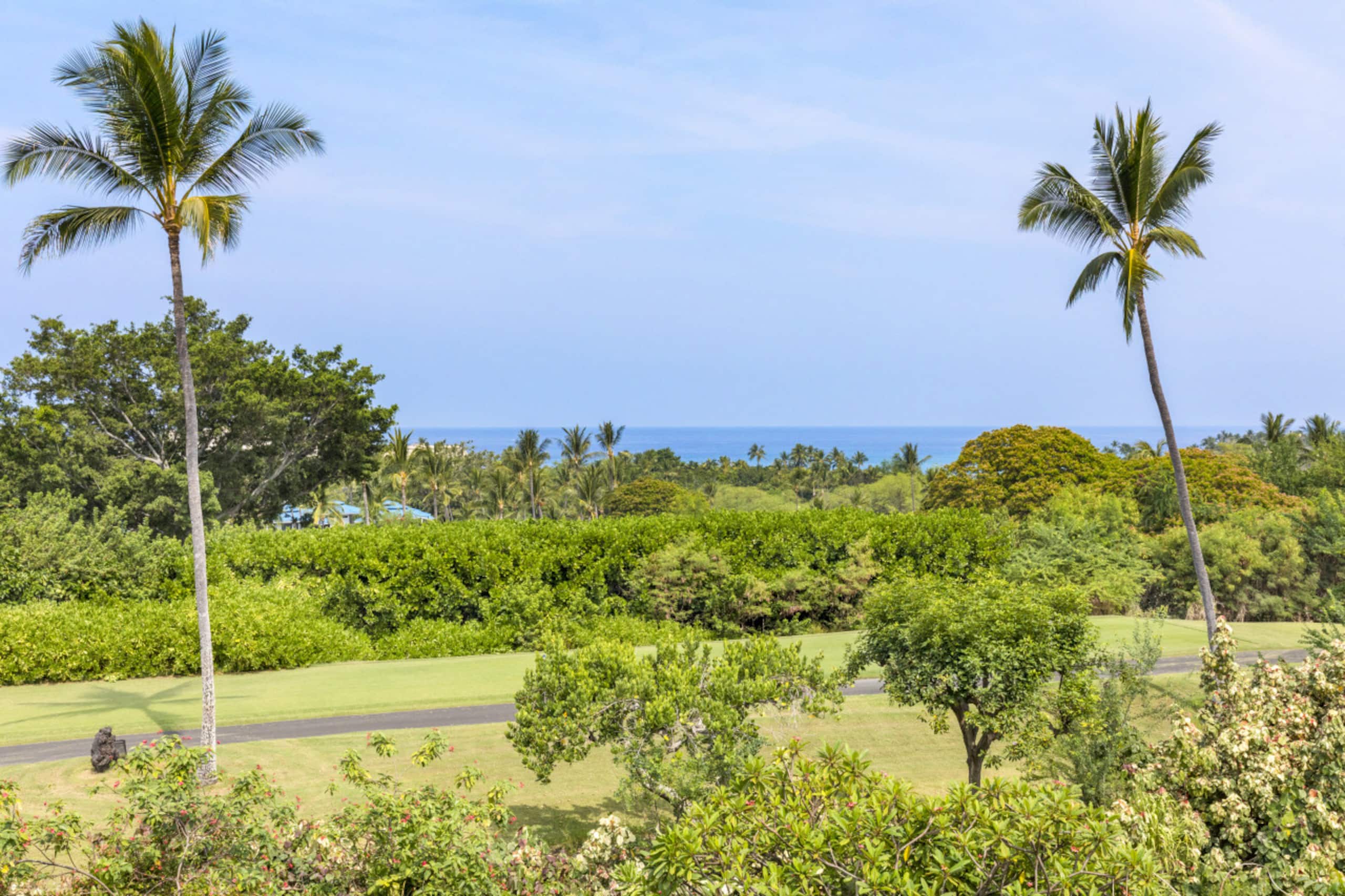 Condo in Kailua-Kona · ★4.61 · 2 bedrooms · 2 beds · 2 baths - Image 15