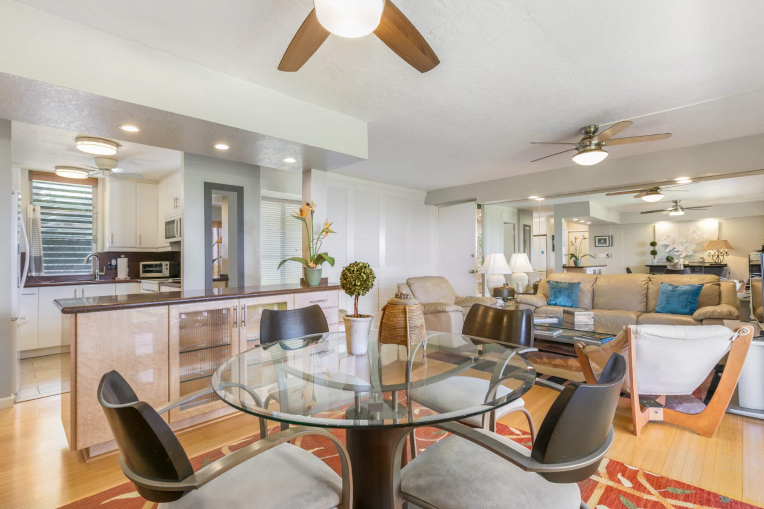 Condo in Kailua-Kona · ★4.61 · 2 bedrooms · 2 beds · 2 baths - Image 1