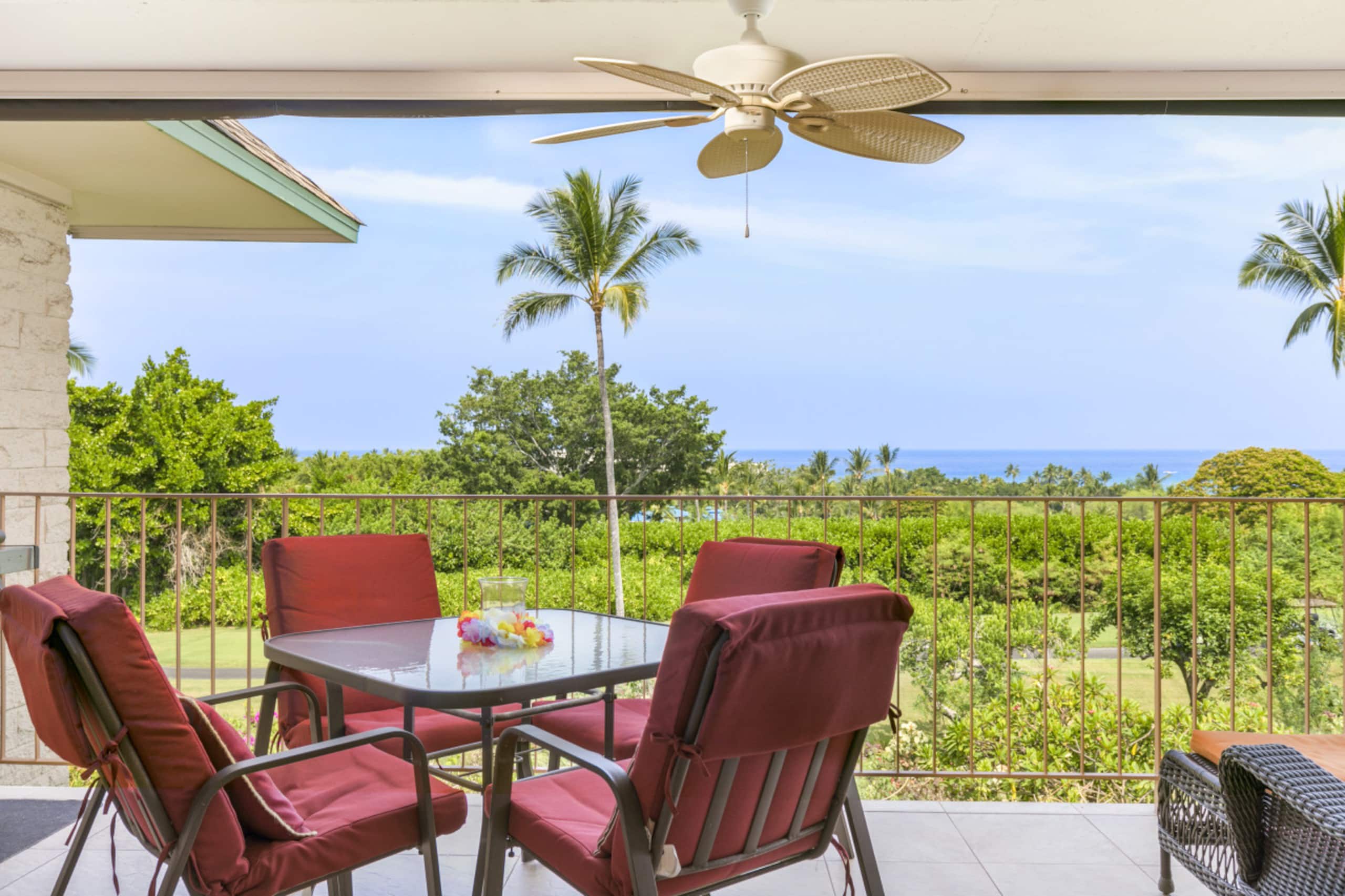 Condo in Kailua-Kona · ★4.61 · 2 bedrooms · 2 beds · 2 baths - Image 4