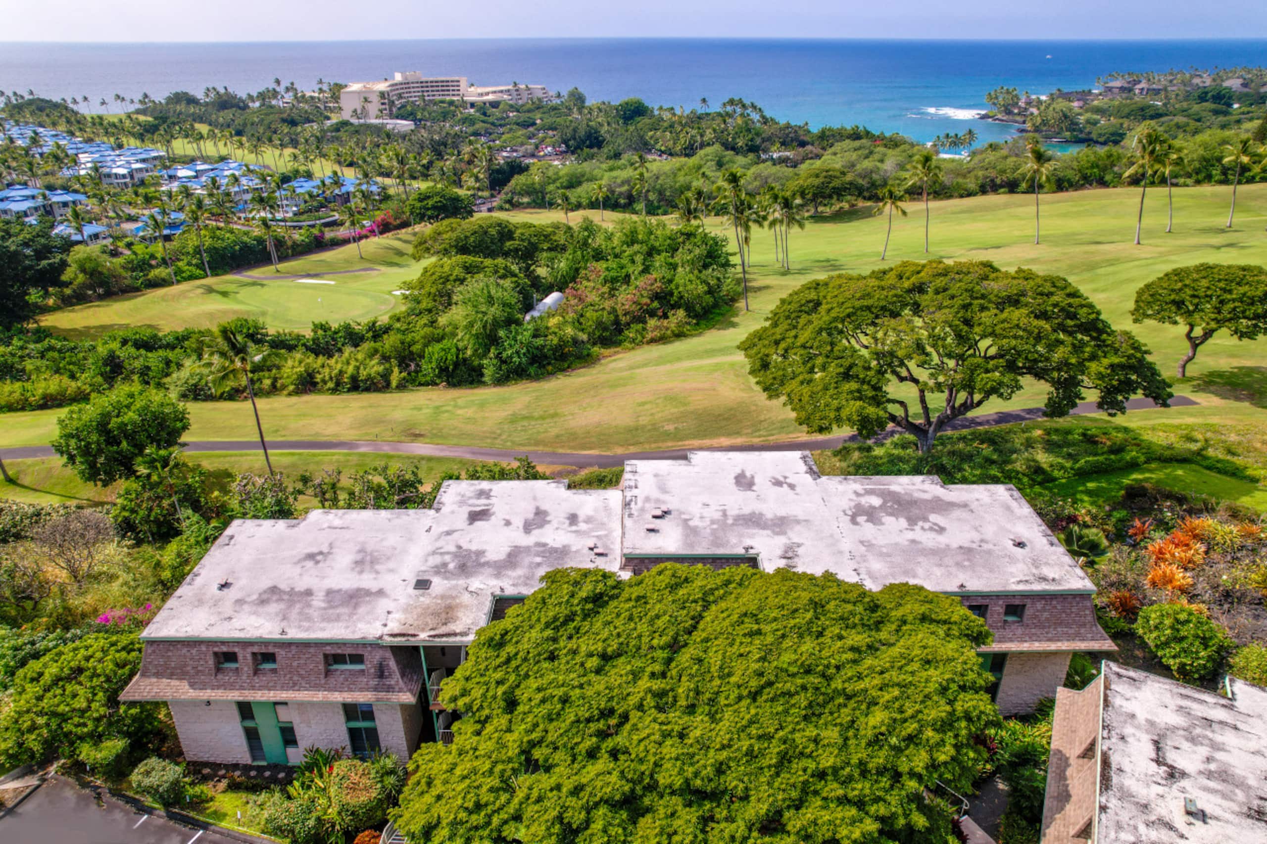 Condo in Kailua-Kona · ★4.61 · 2 bedrooms · 2 beds · 2 baths - Image 21
