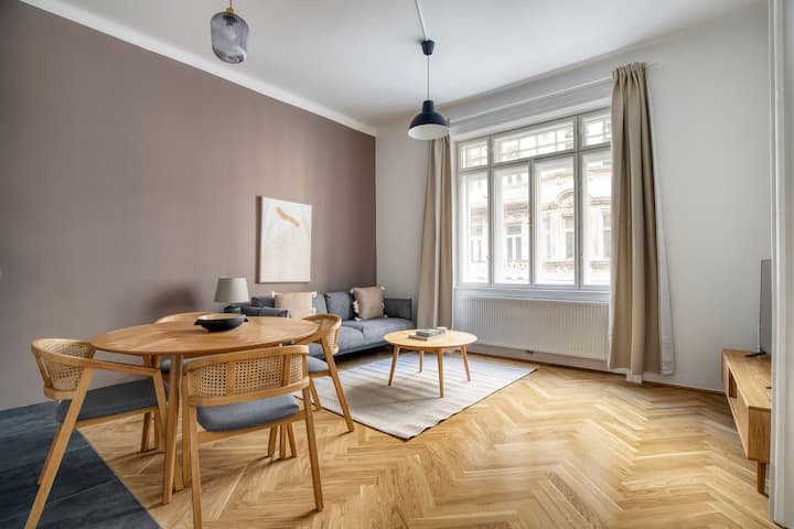 Blueground | Landstraße, Near Shopping Center - Viena