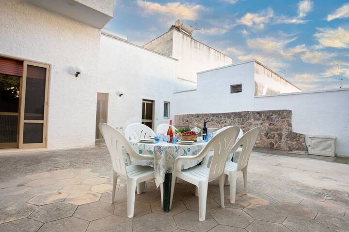 Villa Estrela | on the beach of Torre Lapillo gallery image 2