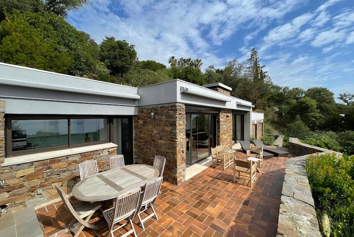 Casa-gaou-benat : Villa En Bord De Mer Avec Vues - Le Lavandou