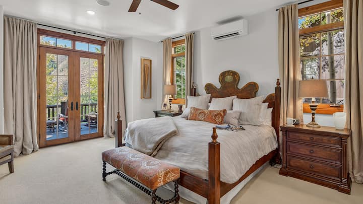 1号卧室，主层-加大双人床套房