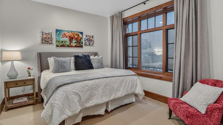 Bedroom 3, Lower Level - King Suite