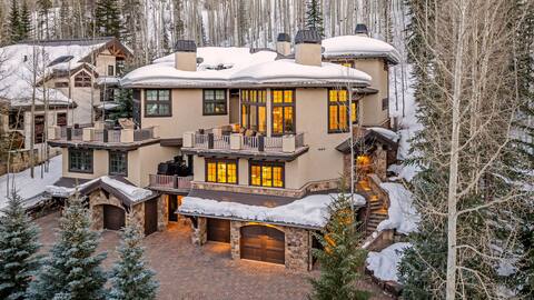 Luxury Ski-In + Stunning Views | Alpenzauber Lodge
